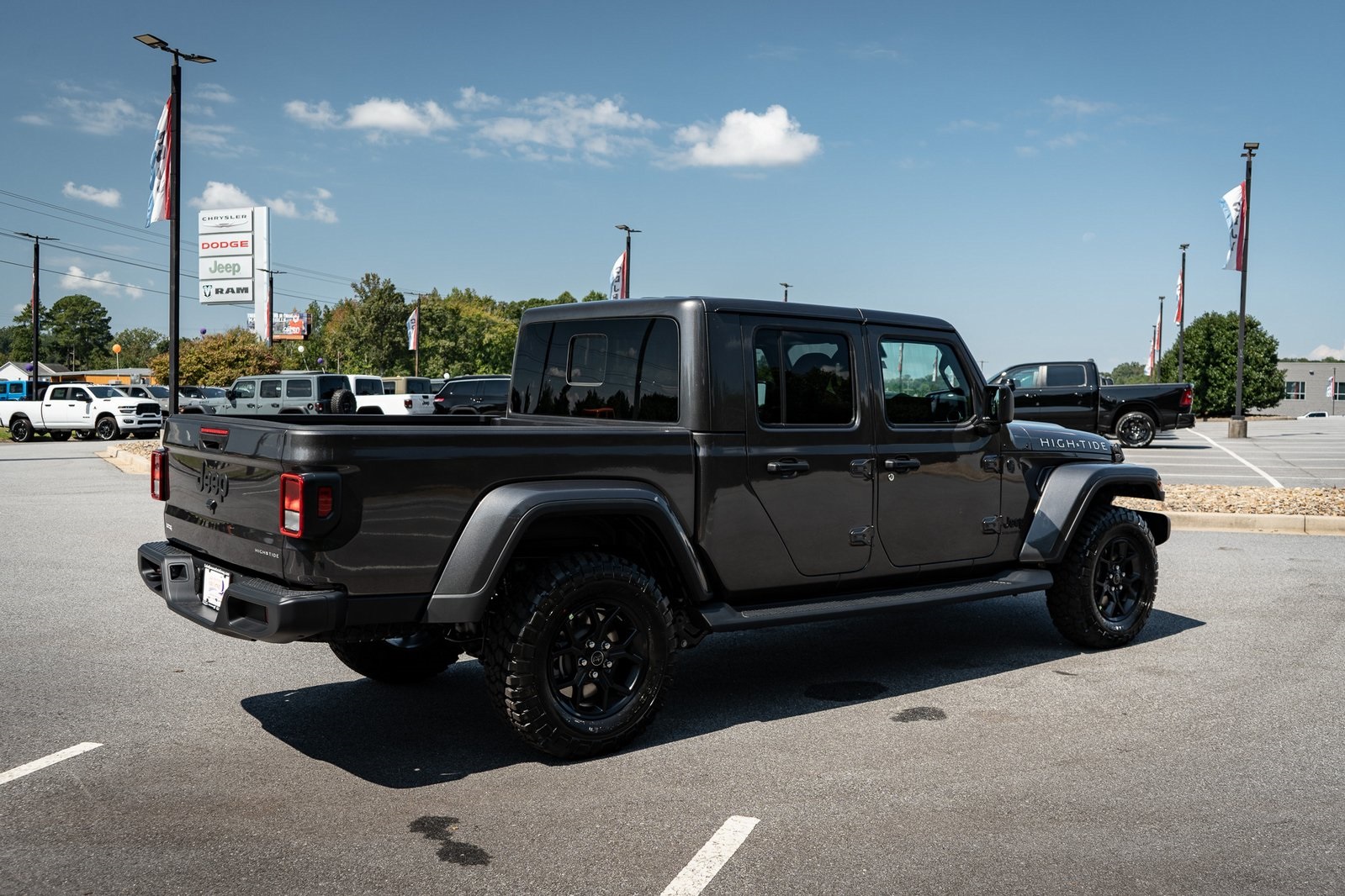 2025 Jeep Gladiator Sport photo 10