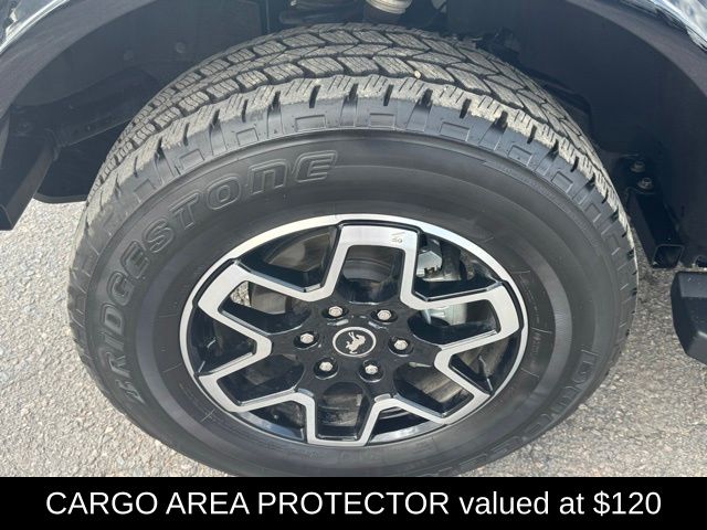 2024 Ford Bronco Outer Banks photo 9