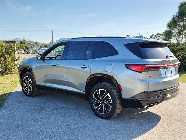 2025 Buick Enclave Sport Touring photo 3