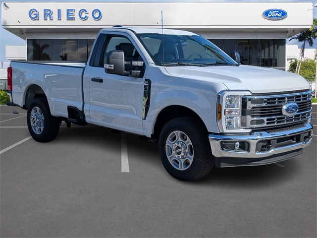 2026 Ford F-350 Super Duty XL's photo