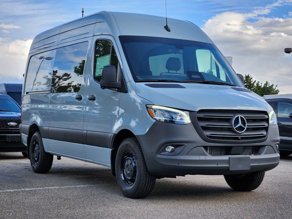 2025 Mercedes-Benz Sprinter Crew Van Base's photo