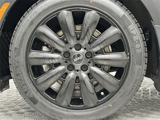 2018 Mini Cooper S ALL4 photo 2