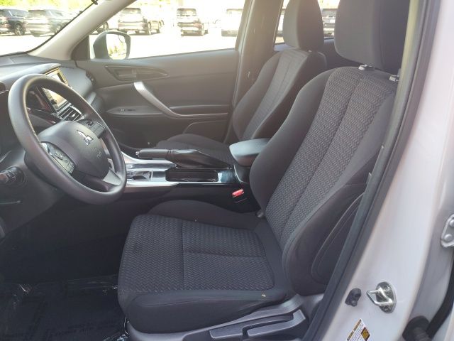 2022 Mitsubishi Eclipse Cross ES photo 11