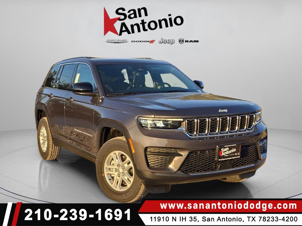 2025 Jeep Grand Cherokee Laredo's photo