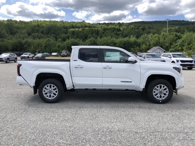 2025 Toyota Tacoma SR5 Double Cab photo 2