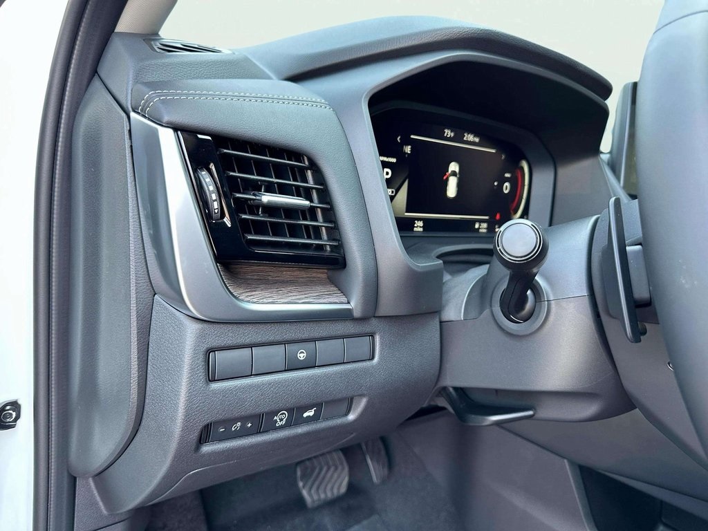 2025 Nissan Rogue Platinum photo 30