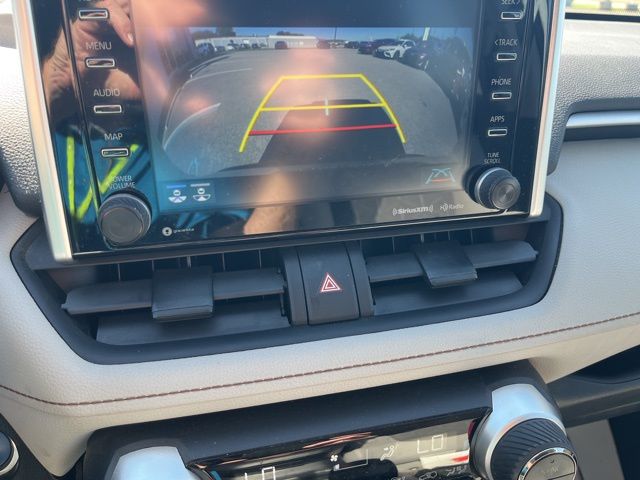 2021 Toyota RAV4 Hybrid XLE photo 19