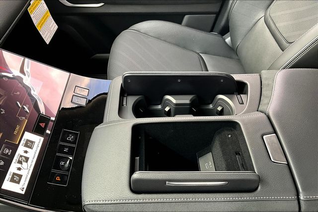 2026 Infiniti QX80 Luxe photo 8