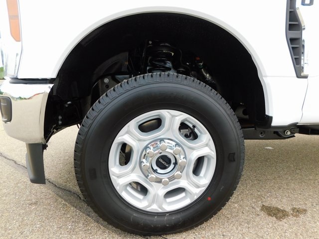 2025 Ford F-350 XLT photo 16