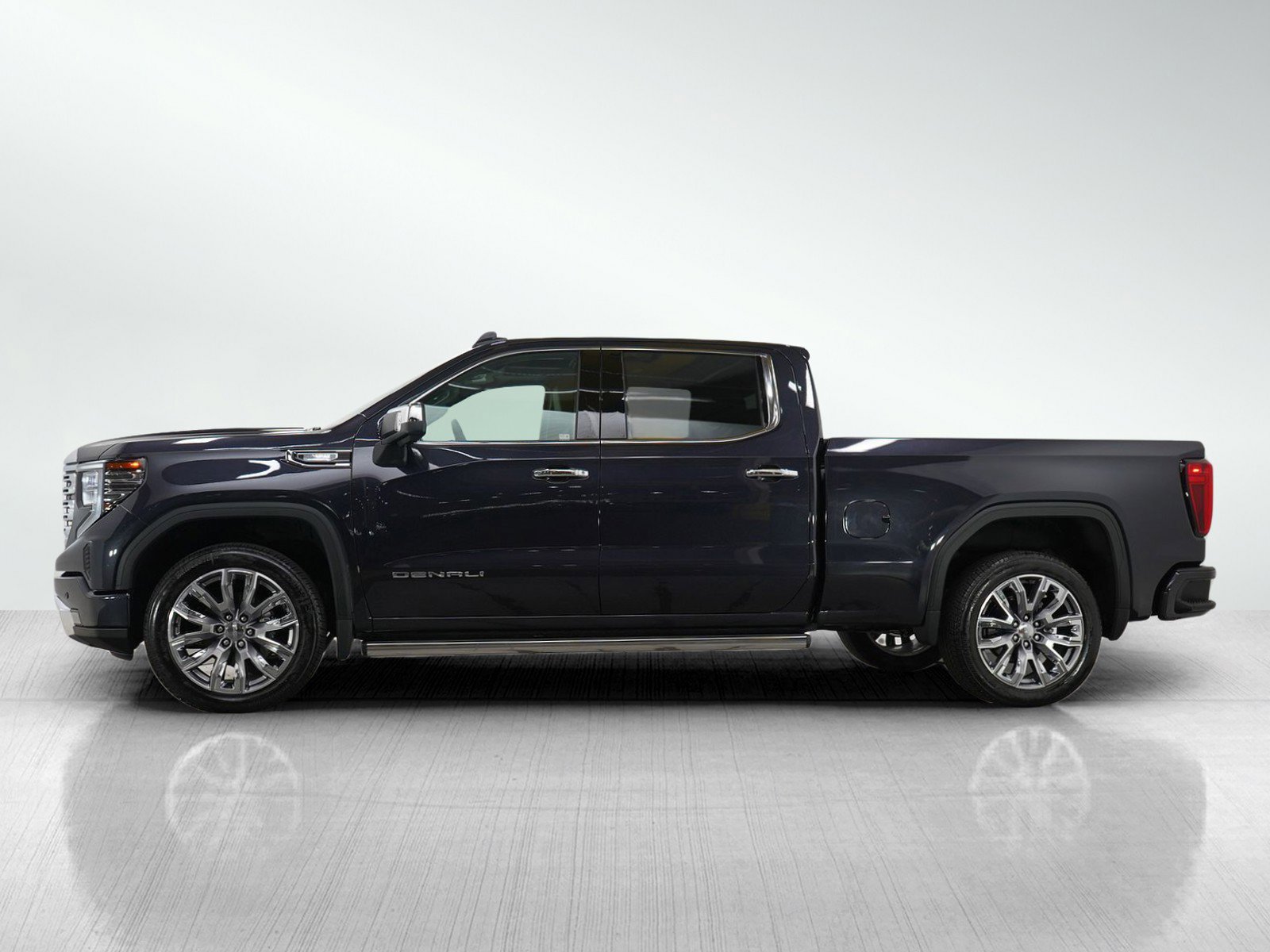 Used 2025 GMC Sierra 1500 Denali with VIN 3GTUUGE83SG391544 for sale in Roseville, Minnesota
