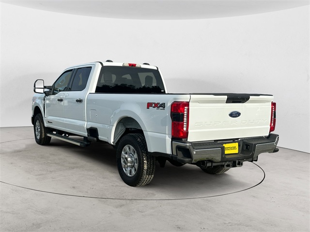2024 Ford F-350 photo 3