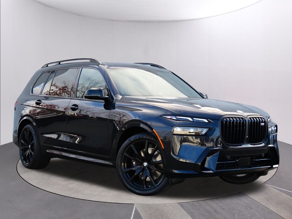 2025 BMW X7 M60i's photo