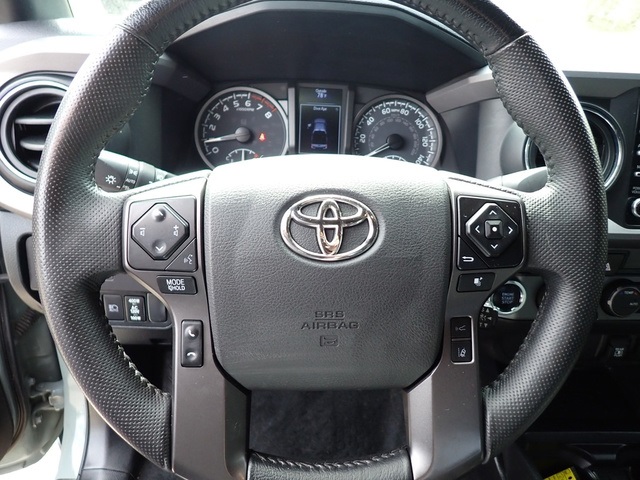 2023 Toyota Tacoma TRD Off-Road V6 photo 18