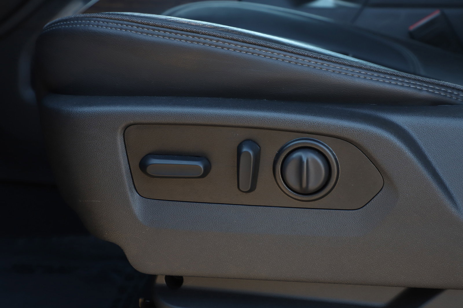 2022 Chevrolet Silverado High Country photo 26