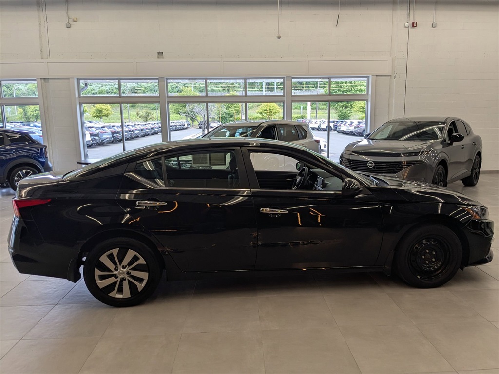 2022 Nissan Altima 2.5 S photo 2