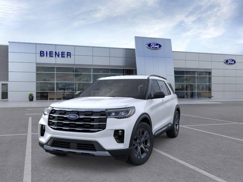 2025 Ford Explorer photo 2