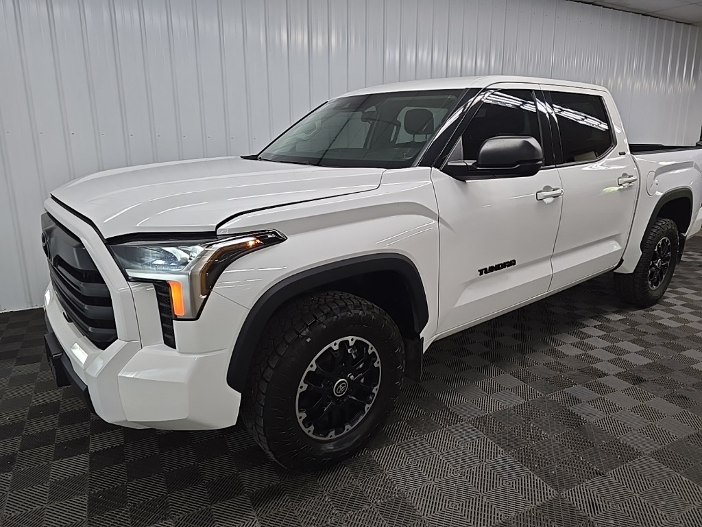 2022 Toyota Tundra SR5 photo 8