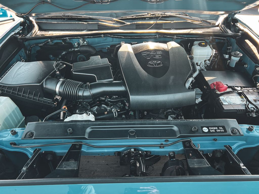 2018 Toyota Tacoma V6 photo 31