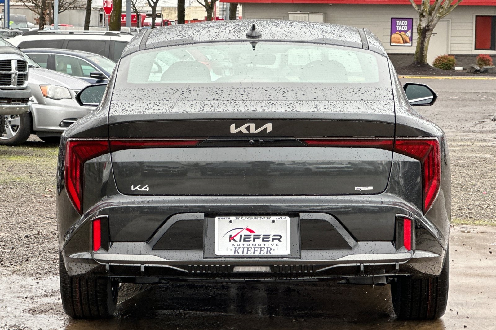 2025 Kia K4 GT-Line photo 3