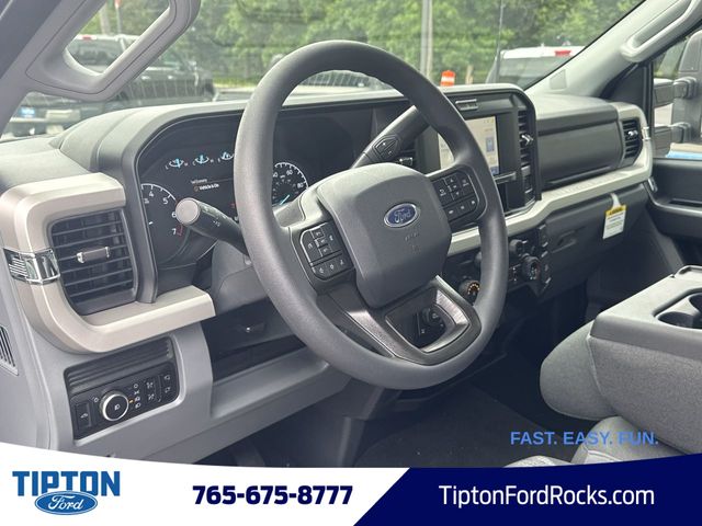 2025 Ford F-350 XLT photo 3