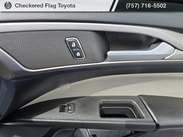 2020 Ford Fusion S photo 40