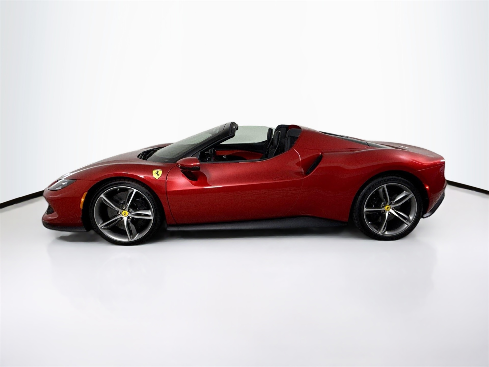 2025 Ferrari 296 GTS photo 4