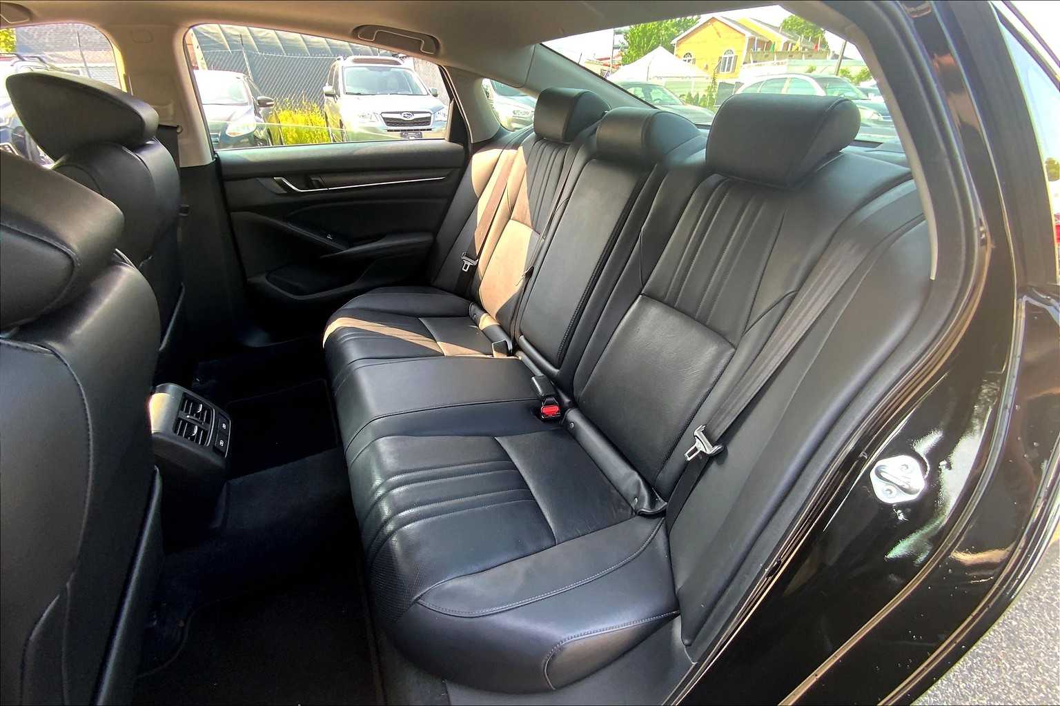 2022 Honda Accord Hybrid EX-L photo 18