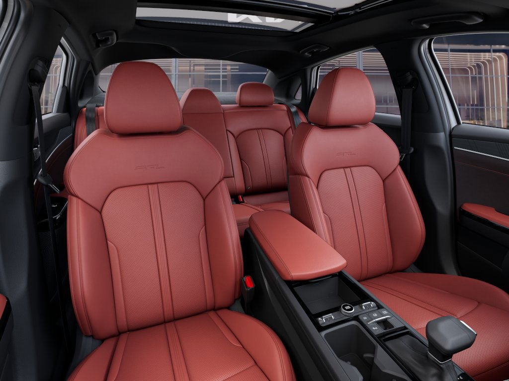 2025 Kia K5 GT-Line photo 13
