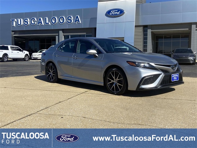 2022 Toyota Camry SE's photo