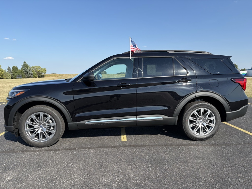 2025 Ford Explorer photo 7