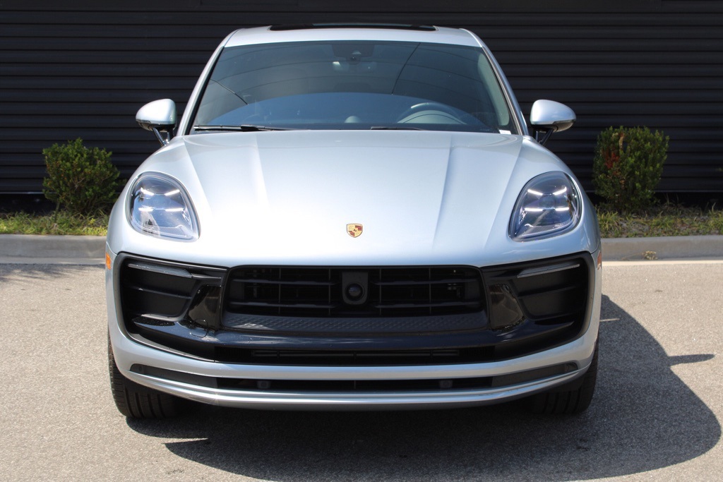 2024 Porsche Macan Base photo 10