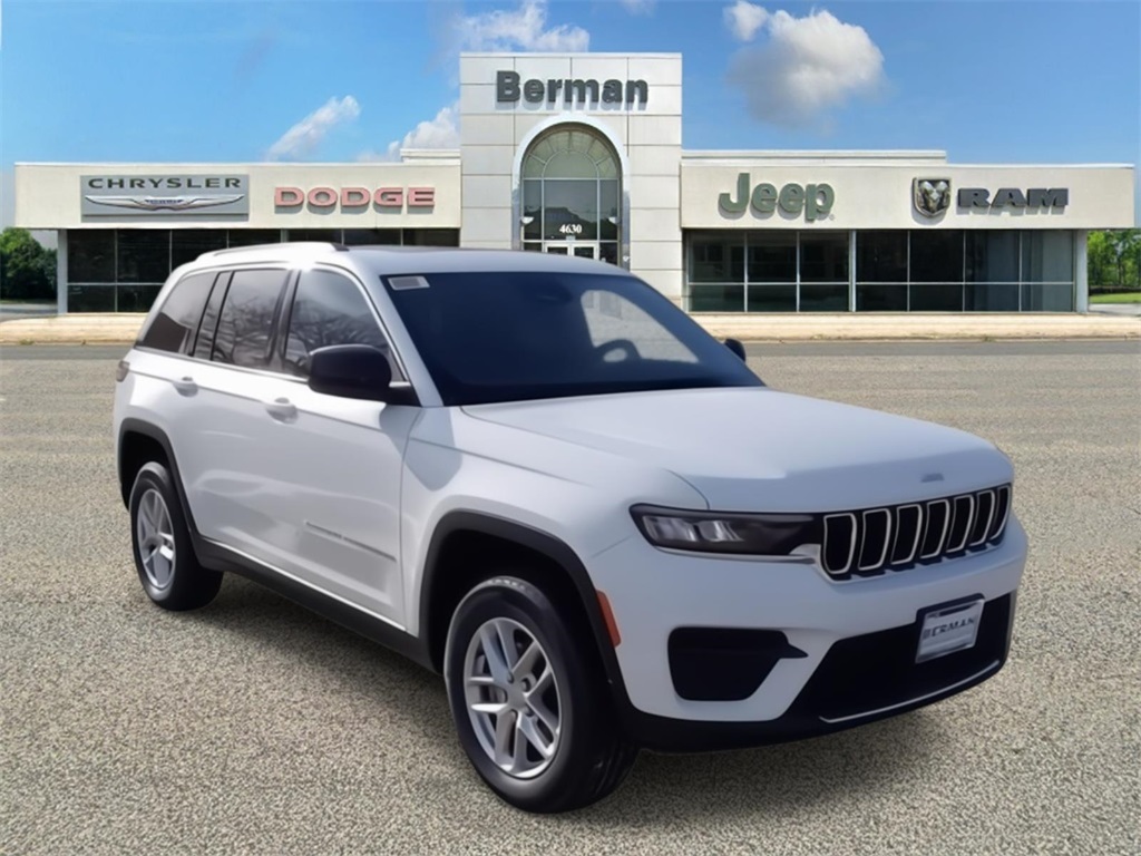 2025 Jeep Grand Cherokee Laredo's photo
