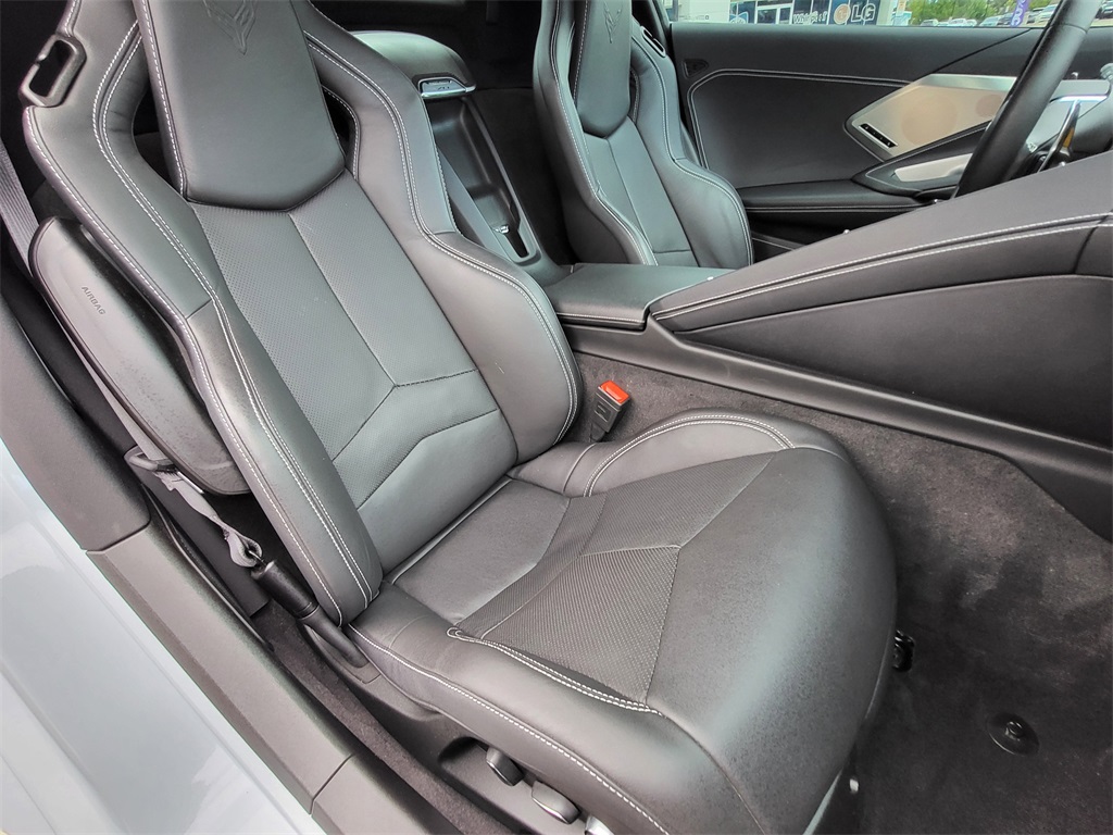 2023 Chevrolet Corvette Stingray 2LT photo 17