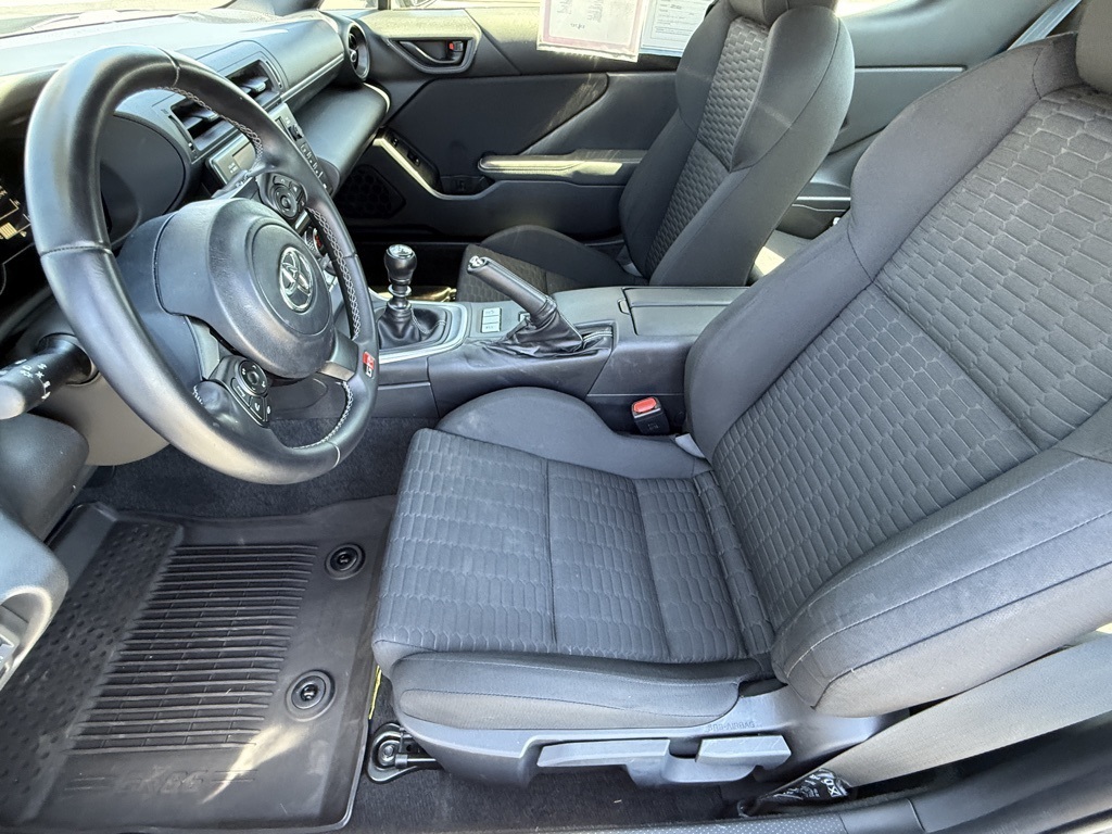 2024 Toyota GR86 Base photo 16
