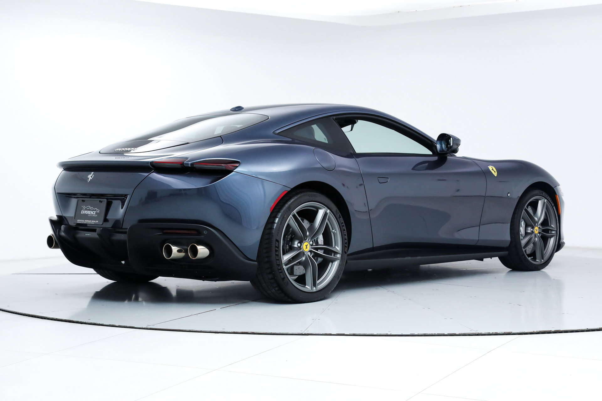 2021 Ferrari Roma photo 3