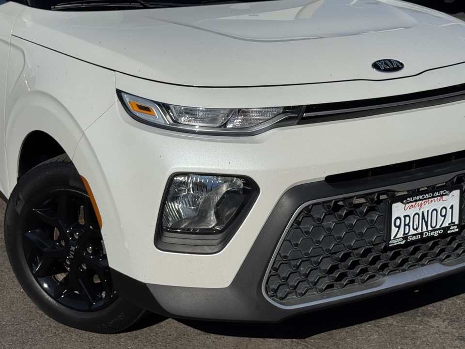 2020 Kia Soul S photo 3