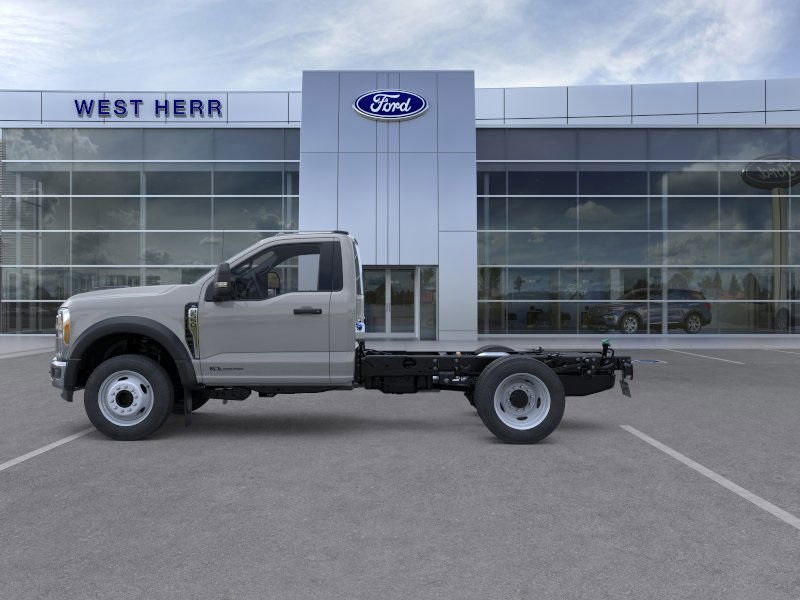 2025 Ford F-550 XL photo 4