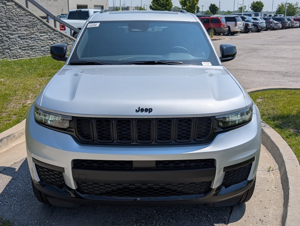 2025 Jeep Grand Cherokee Altitude X photo 3