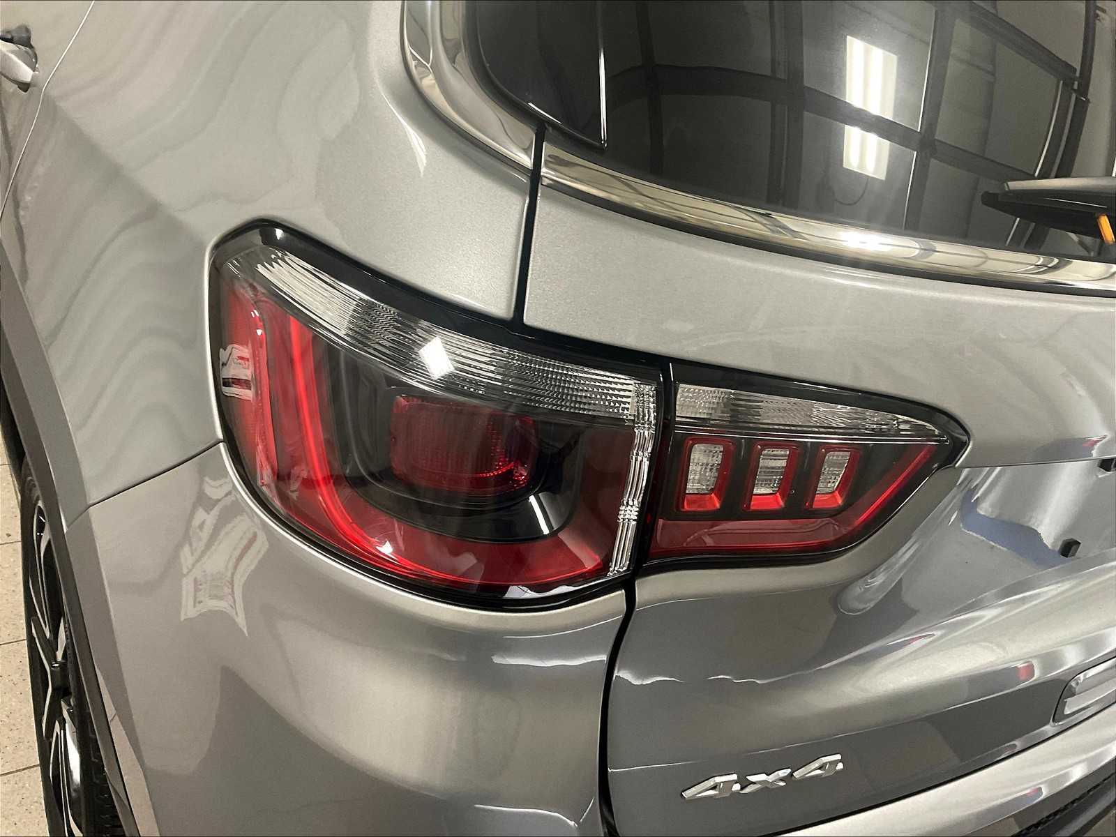 2022 Jeep Compass Limited photo 27