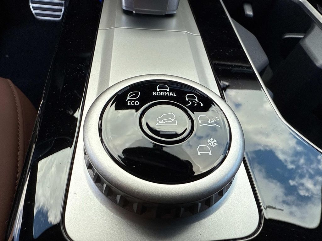 2025 Mitsubishi Outlander SEL photo 27