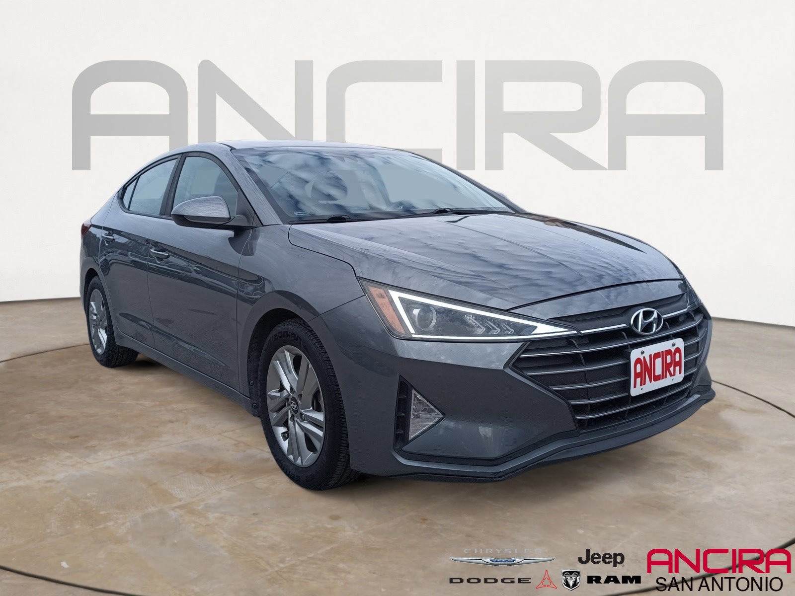 2019 Hyundai Elantra SEL's photo