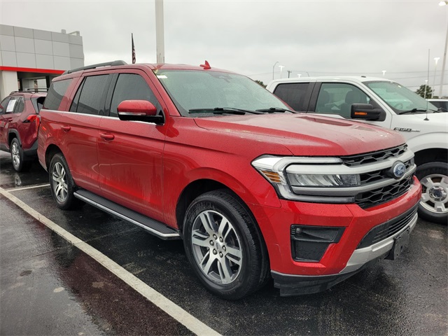 2022 Ford Expedition XLT's photo