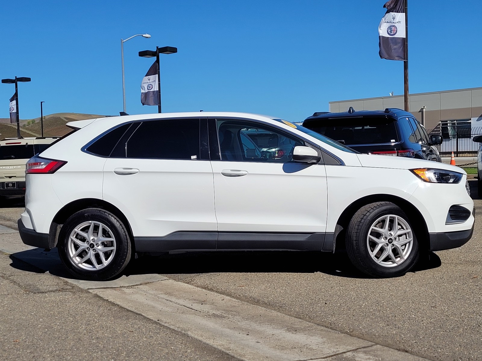 2024 Ford Edge SEL photo 3