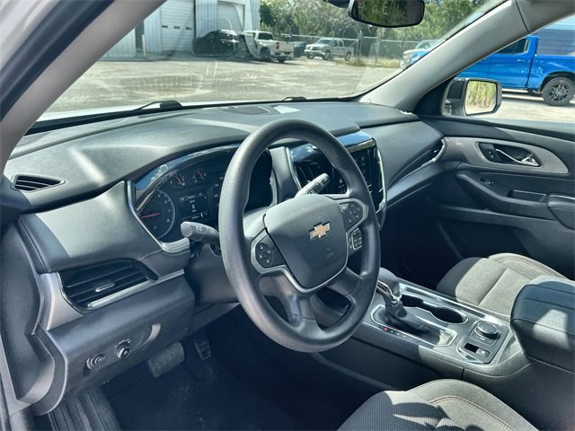 2021 Chevrolet Traverse LS photo 2