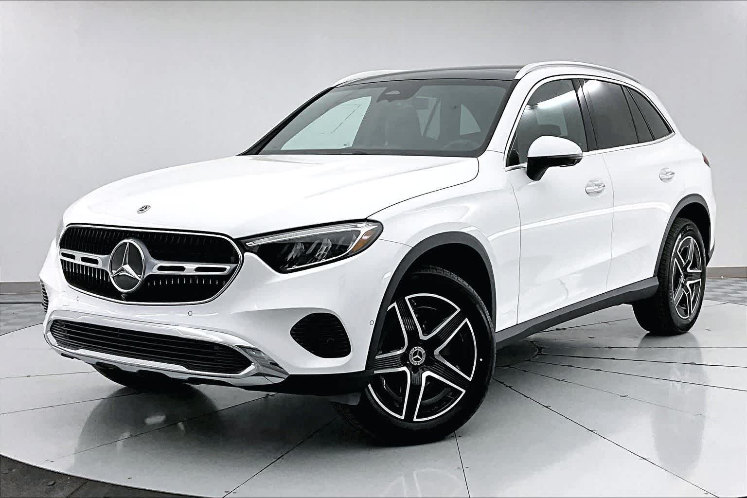 2026 Mercedes-Benz GLC Base's photo