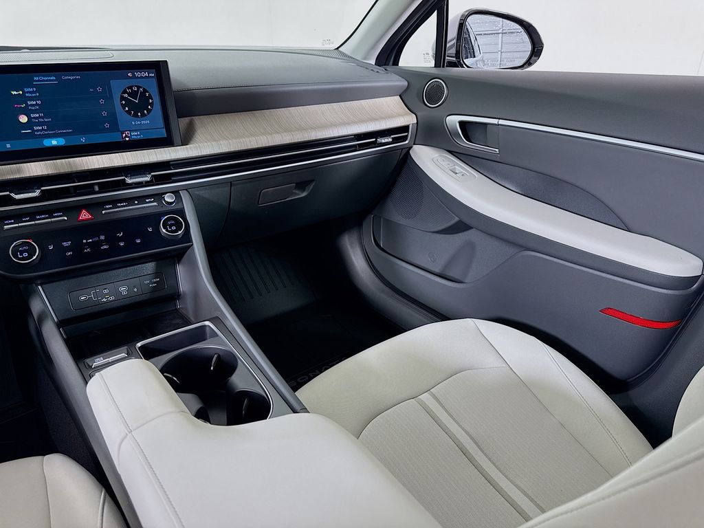 2025 Hyundai Sonata Hybrid SEL photo 21