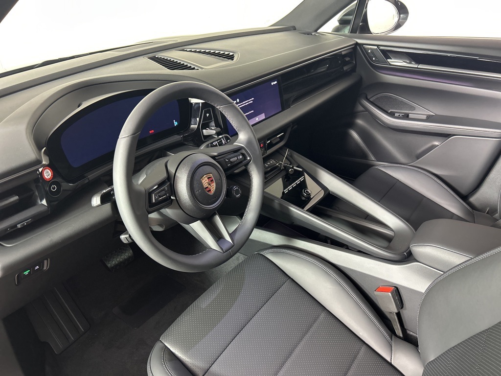 2025 Porsche Macan Electric 4 photo 13