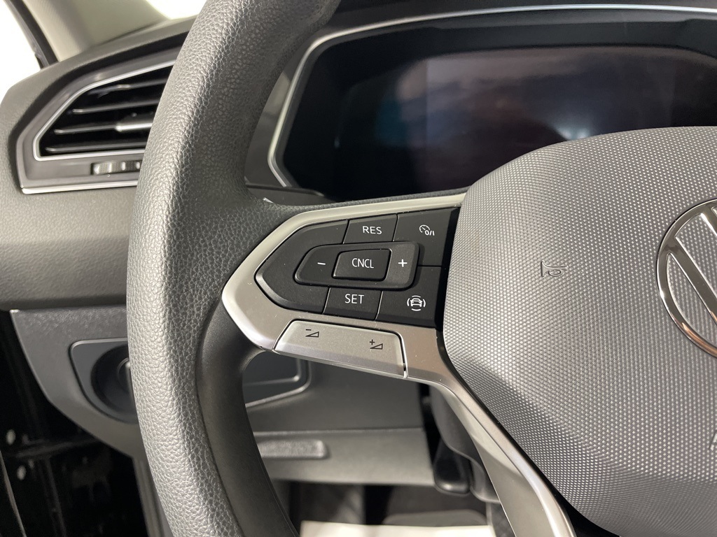 2022 Volkswagen Tiguan S photo 16