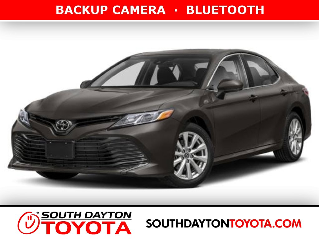 2018 Toyota Camry LE's photo