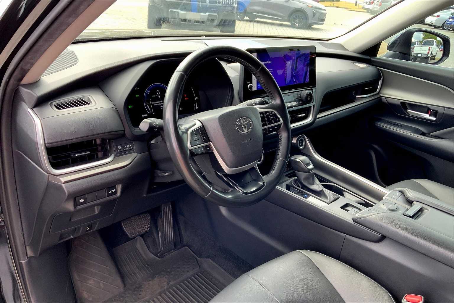 2024 Toyota Highlander Hybrid XLE photo 15
